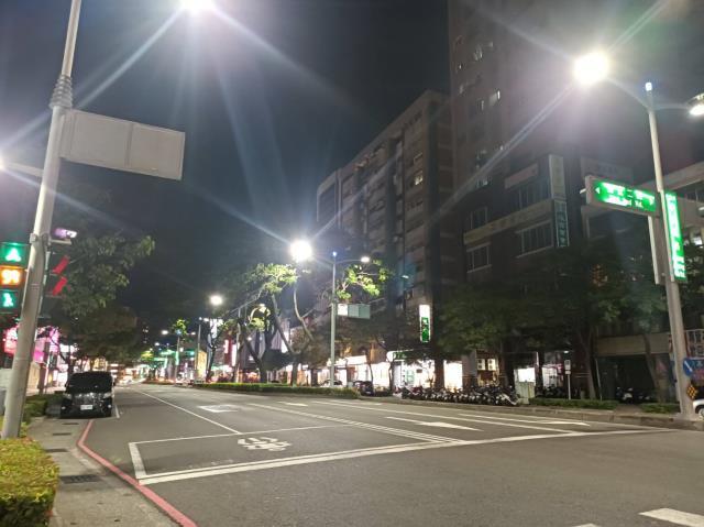 高雄新興區大樓-1